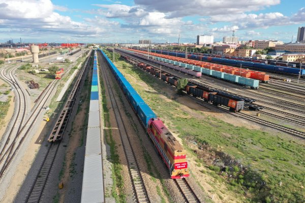 本财配资 中欧班列中通道今年以来出入境班列达2000列